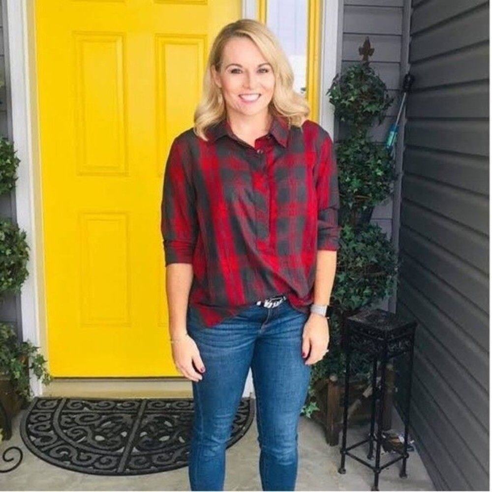 Cabi Cunningham Red Plaid Popover Button Up‎ Shirt Size Medium